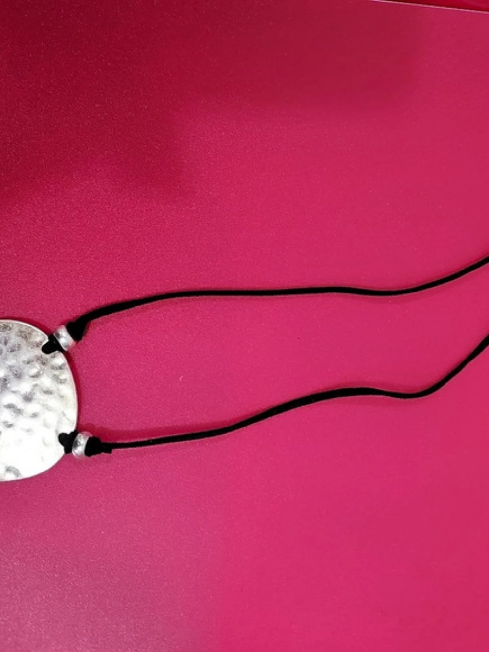 Textured Pendant Necklace in Silver & Black 8".